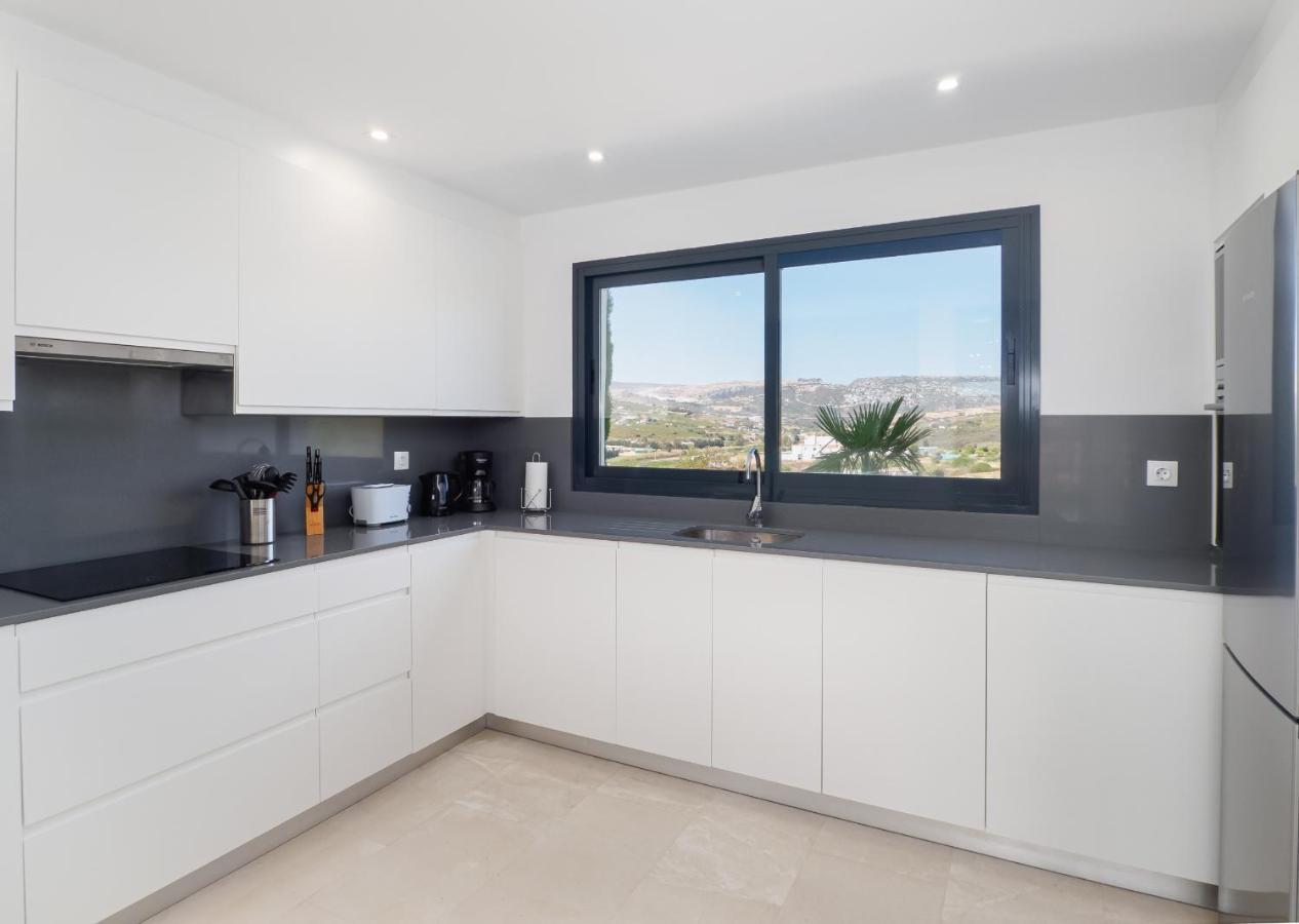 2306 - Brand New Apt, Walking Distance To Beach! Casares Ngoại thất bức ảnh